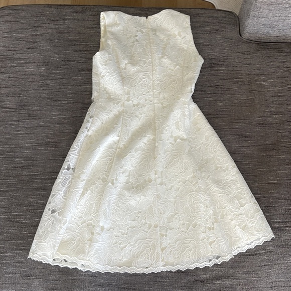 White House black market white lace dress size small - Picture 2 of 3